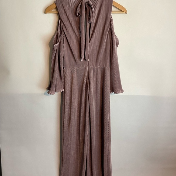 Lush Pleated Cold Shoulder Midi Dress Dusty Purple Lilac Small NWT - Picture 6 of 10